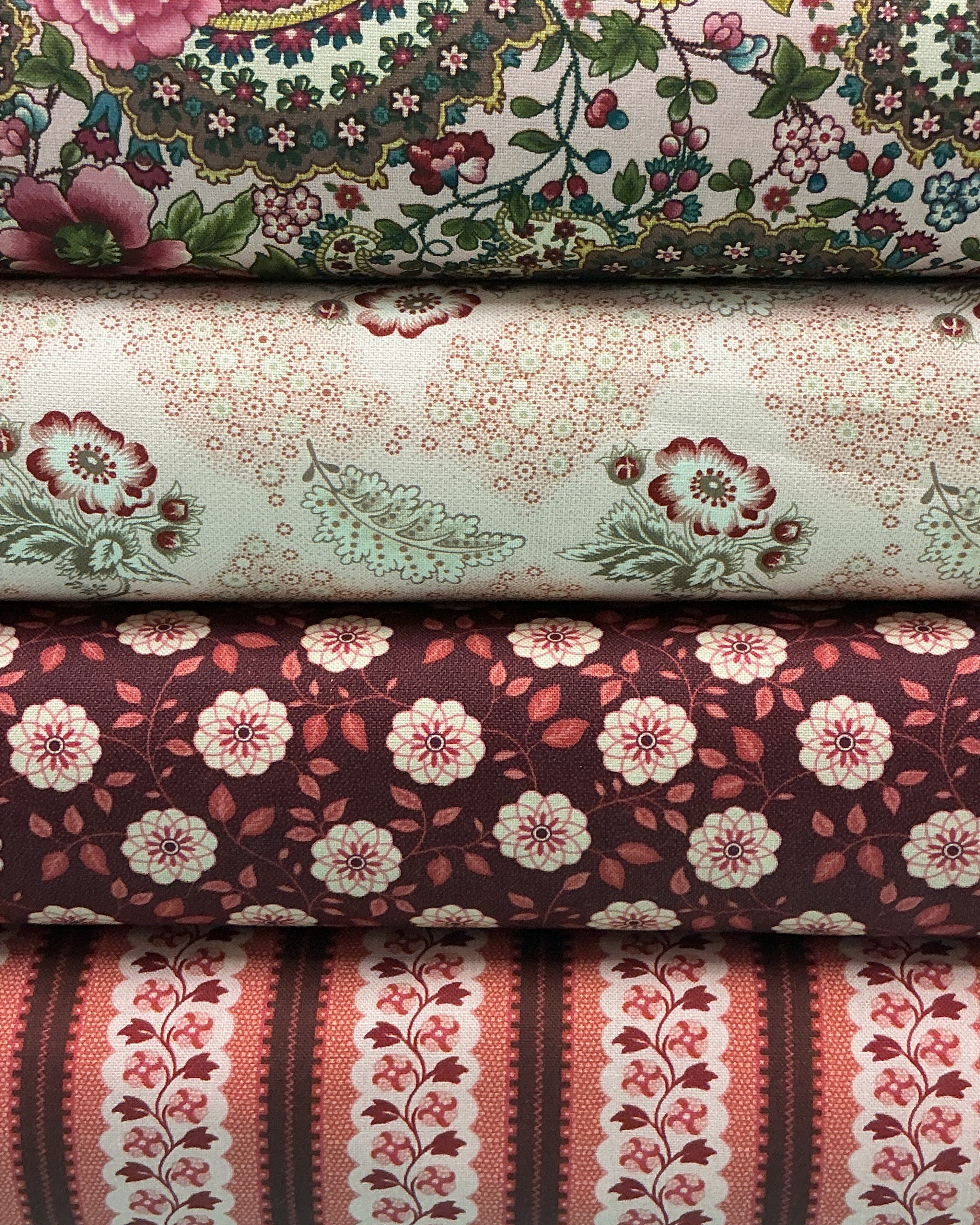 4 Yard Bundle 4YQK-57 fabric curated by Bella Rose Quilts