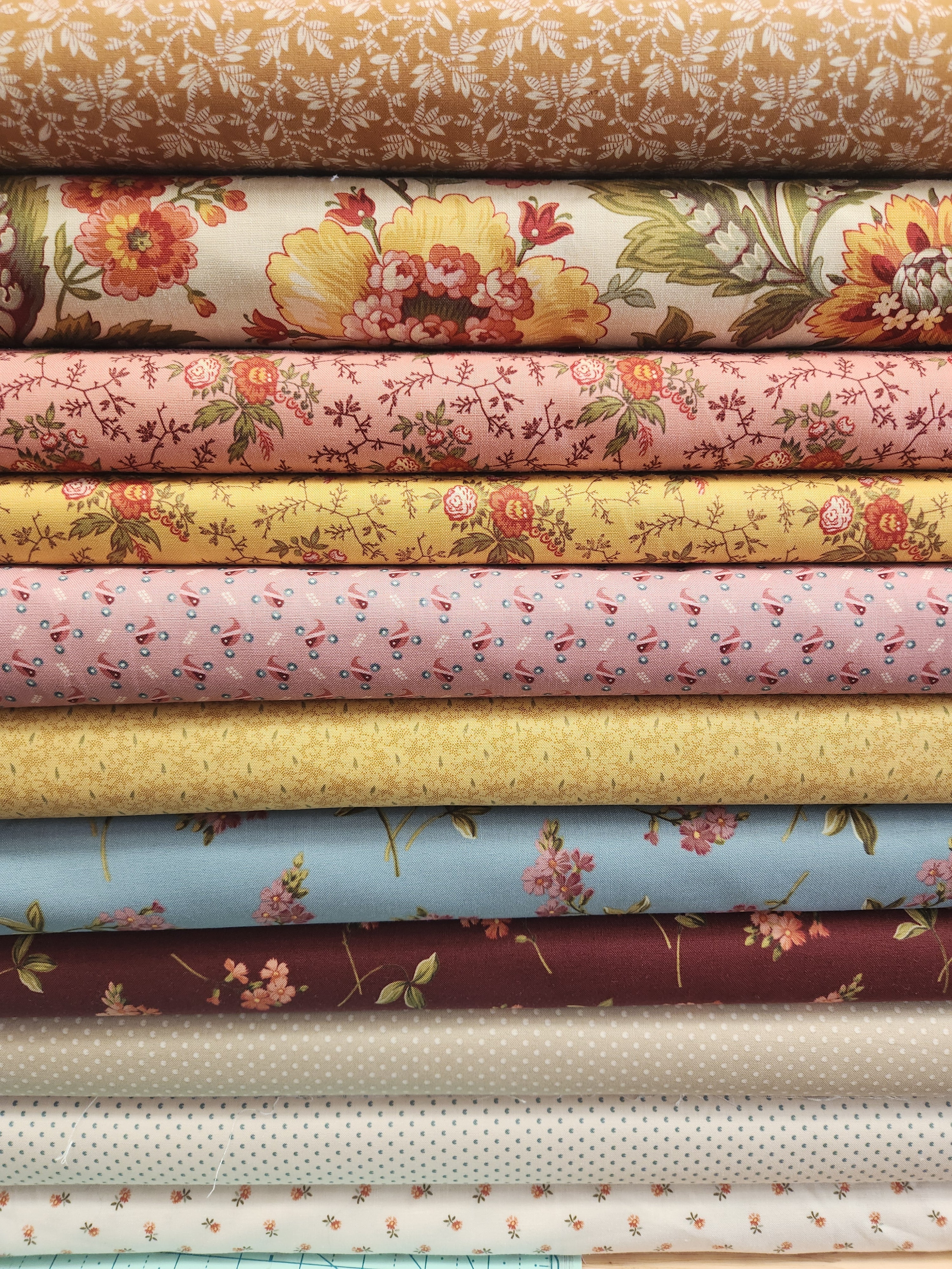 M50 Surf's Up Bundle fabric kit with 10 coordinating prints for Hang Ten and Riptide quilts