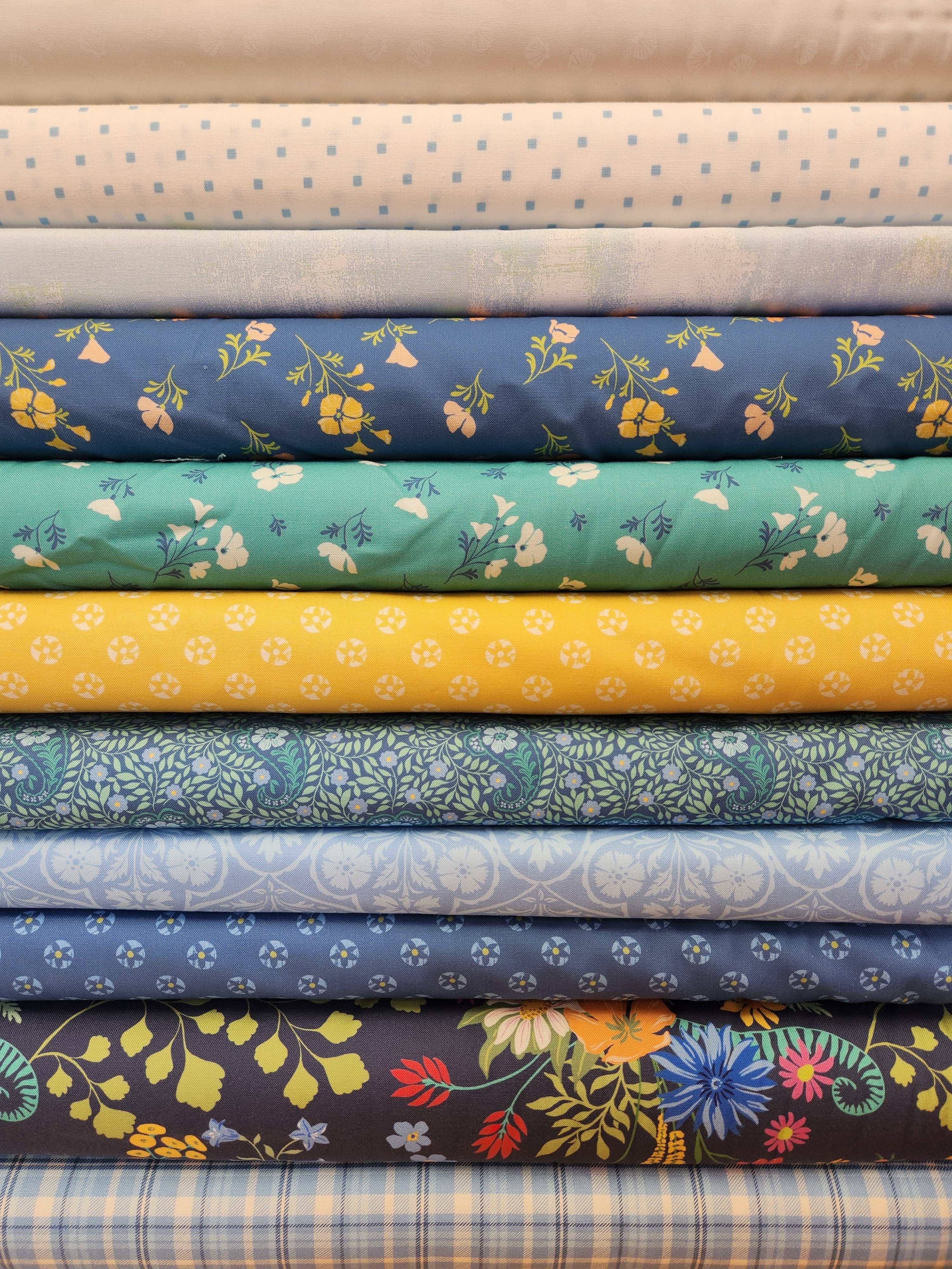 M50 Surf's Up Bundle with 10 coordinating quilting fabrics for Hang Ten and Riptide quilts