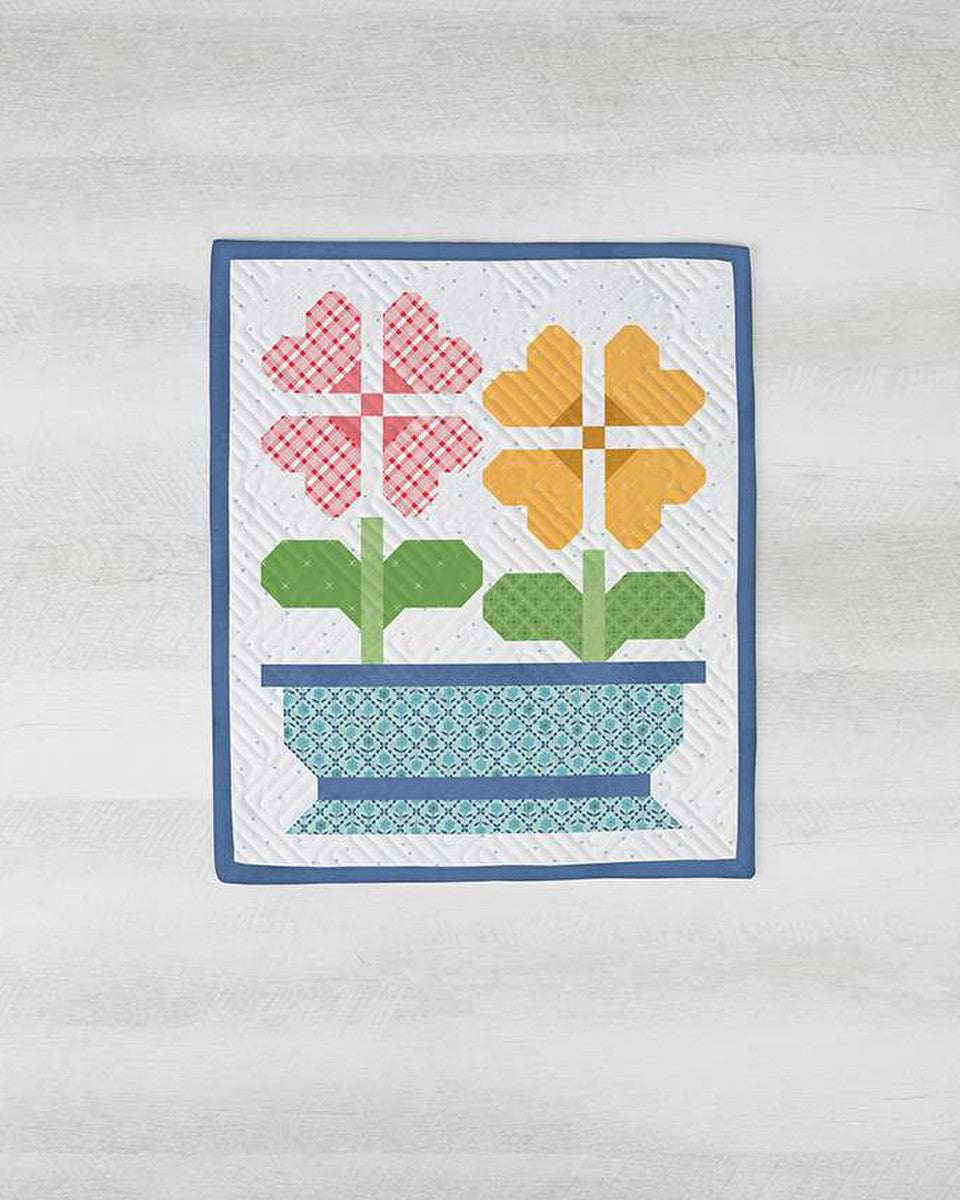 2025 Riley Blake Designs Garden Charm tabletop banner kit with fabric and pattern in keepsake box