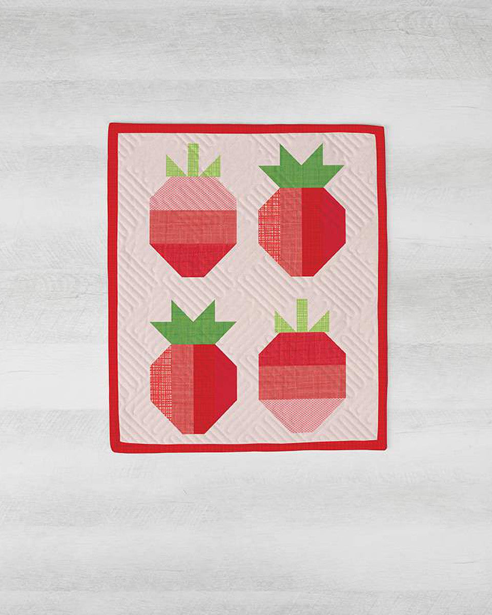 2025 Riley Blake Designs Berry Cool tabletop banner kit with fabric and pattern in keepsake box