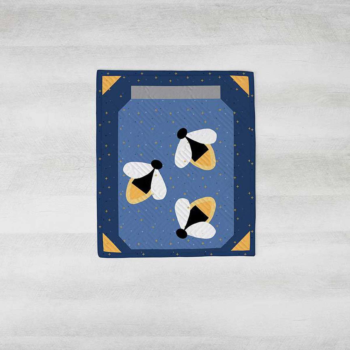 2025 Riley Blake Designs Twinkle & Dim tabletop banner kit with fabric and binding in keepsake box