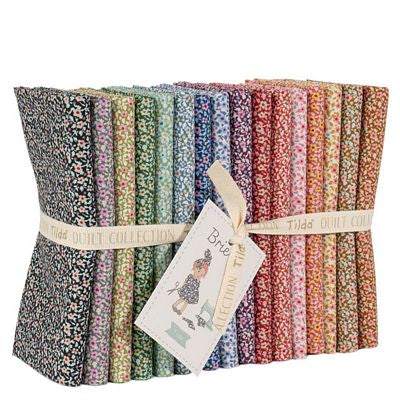 Brie Basics Fat Quarter Bundle by TILDA with 16 soft calming fabric pieces for patchwork and appliqué