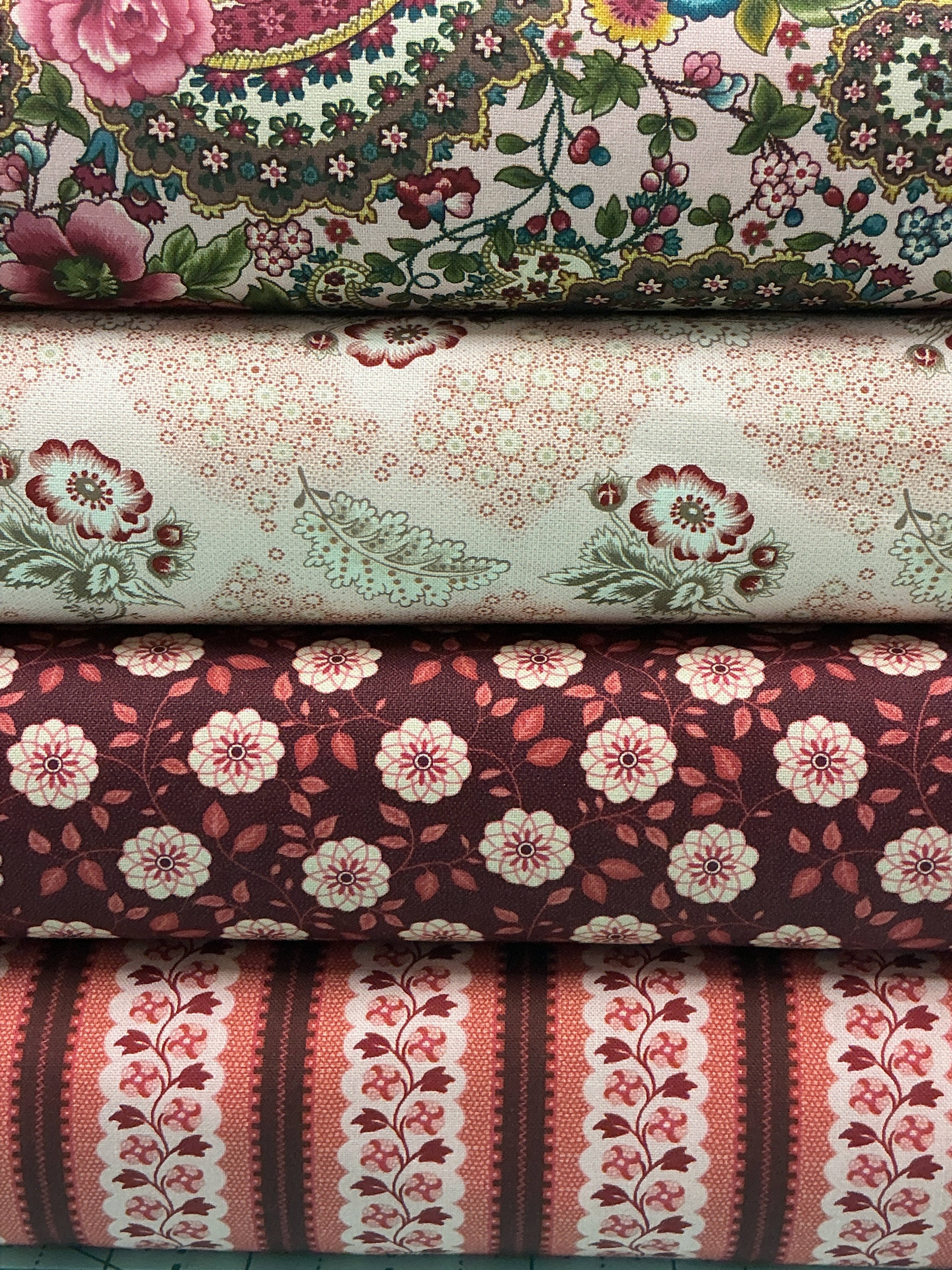 4 Yard Bundle 4YQK-57 fabric curated by Bella Rose Quilts