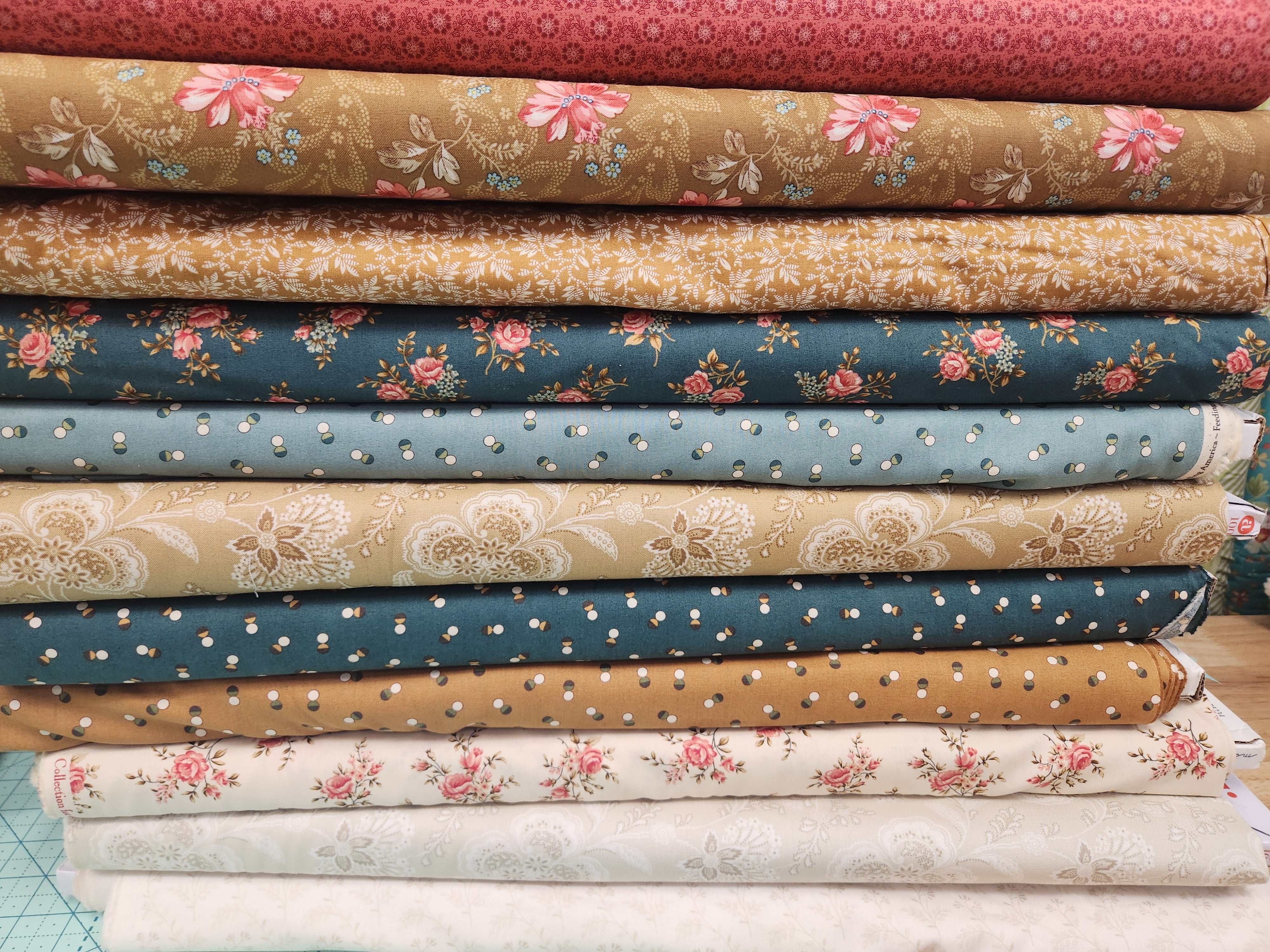 M50 Surf's Up Bundle quilt fabrics with coordinating Surf-themed designs