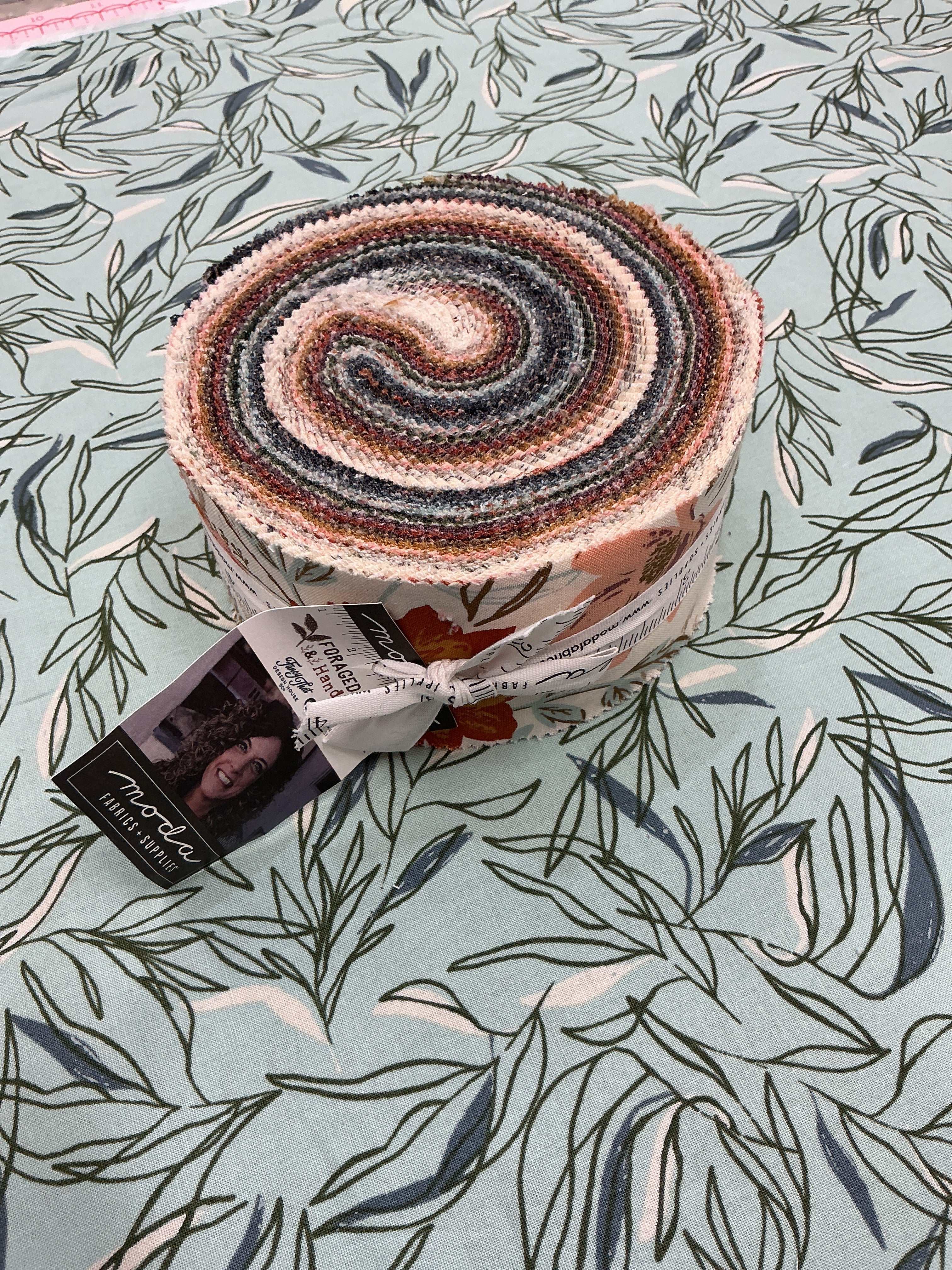 Strip Cocktail Strip-Along Bundle quilt kit with 2.5" fabric strips by Bella Rose Quilts for G.E. Designs 2026 Strip-Along