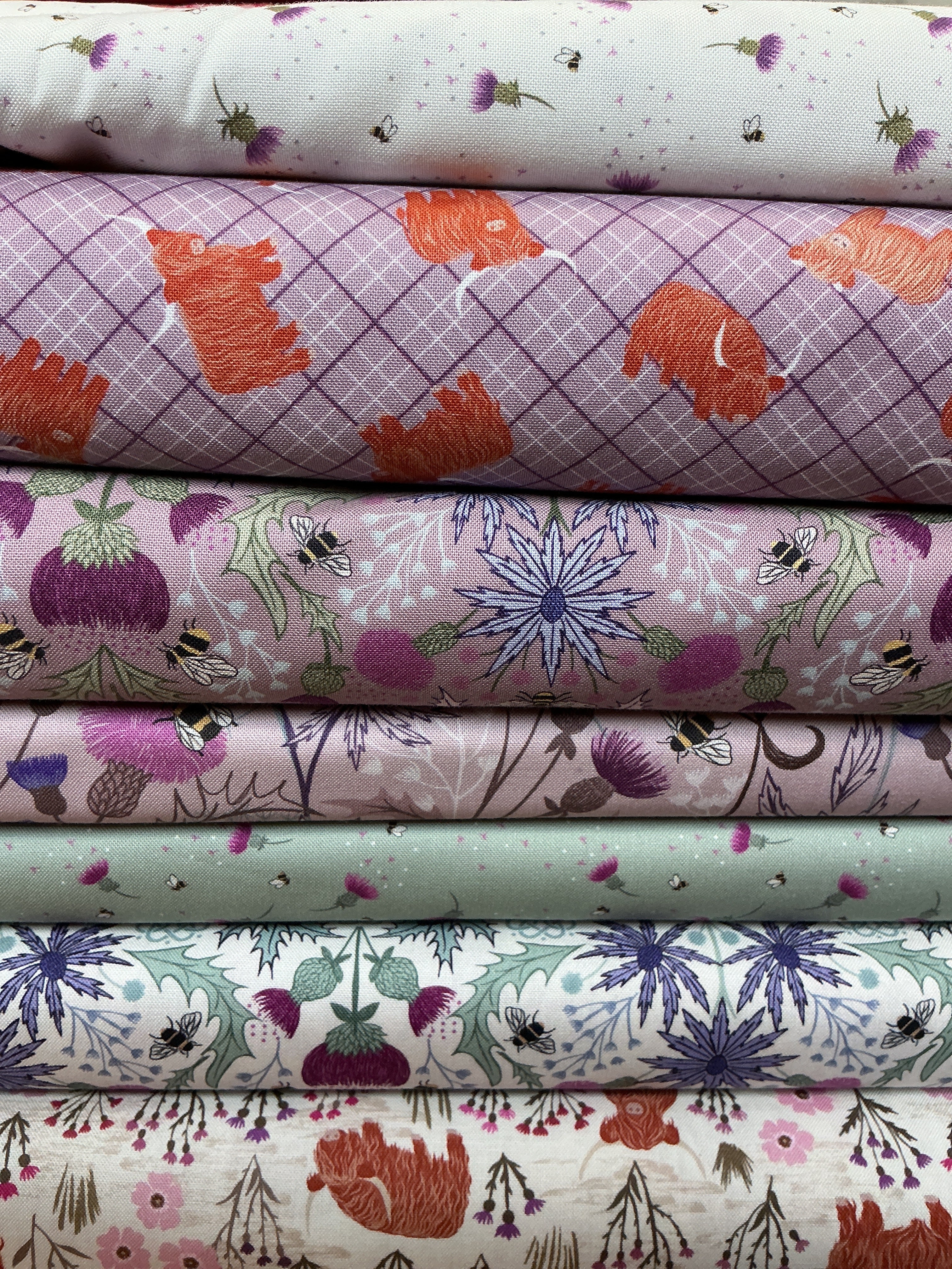 Six-Pack Party quilting fabric bundle with seven coordinating 20-inch cuts for throw quilt projects