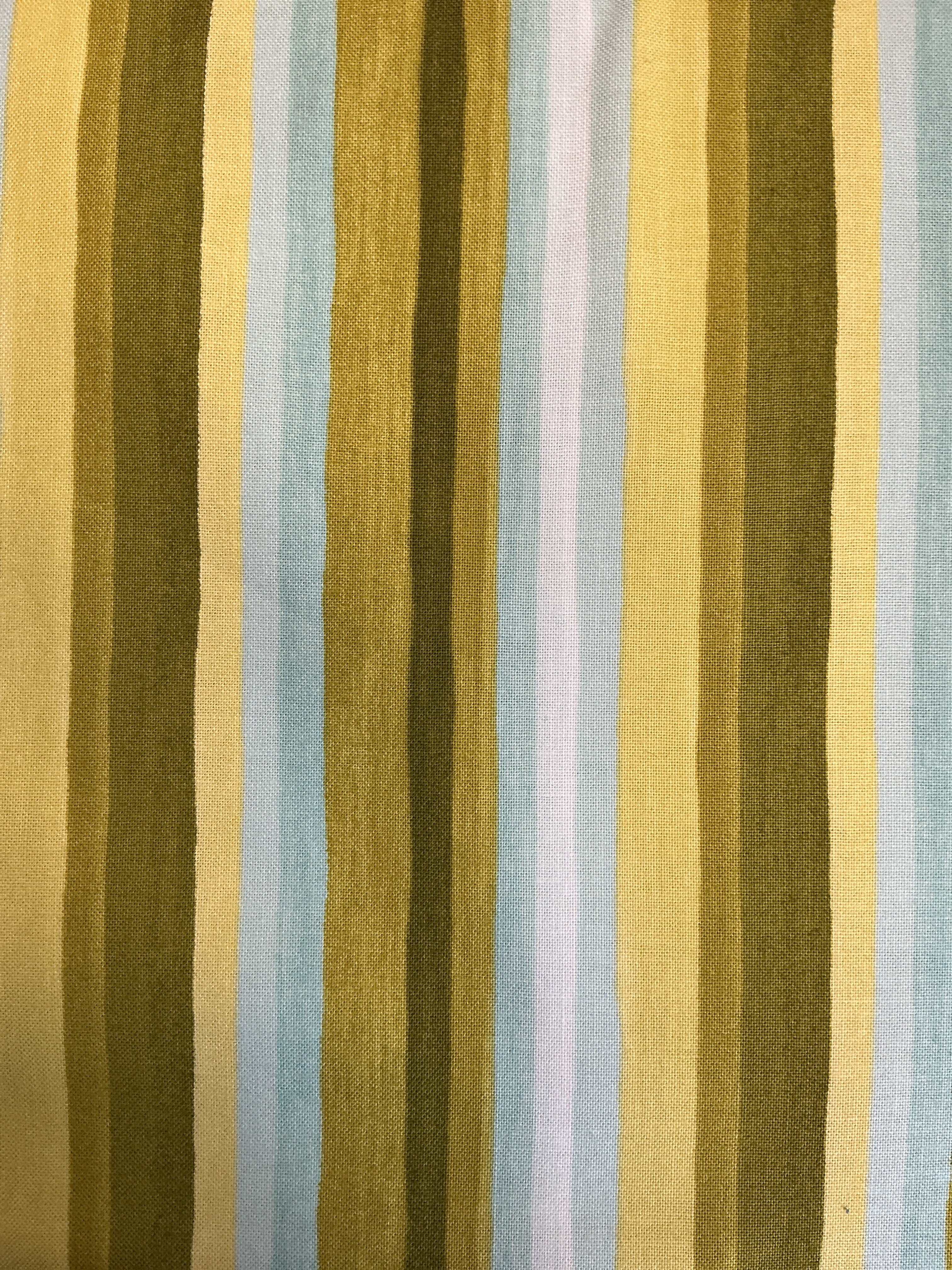 5 yards of continuous quilt backing fabric B1272