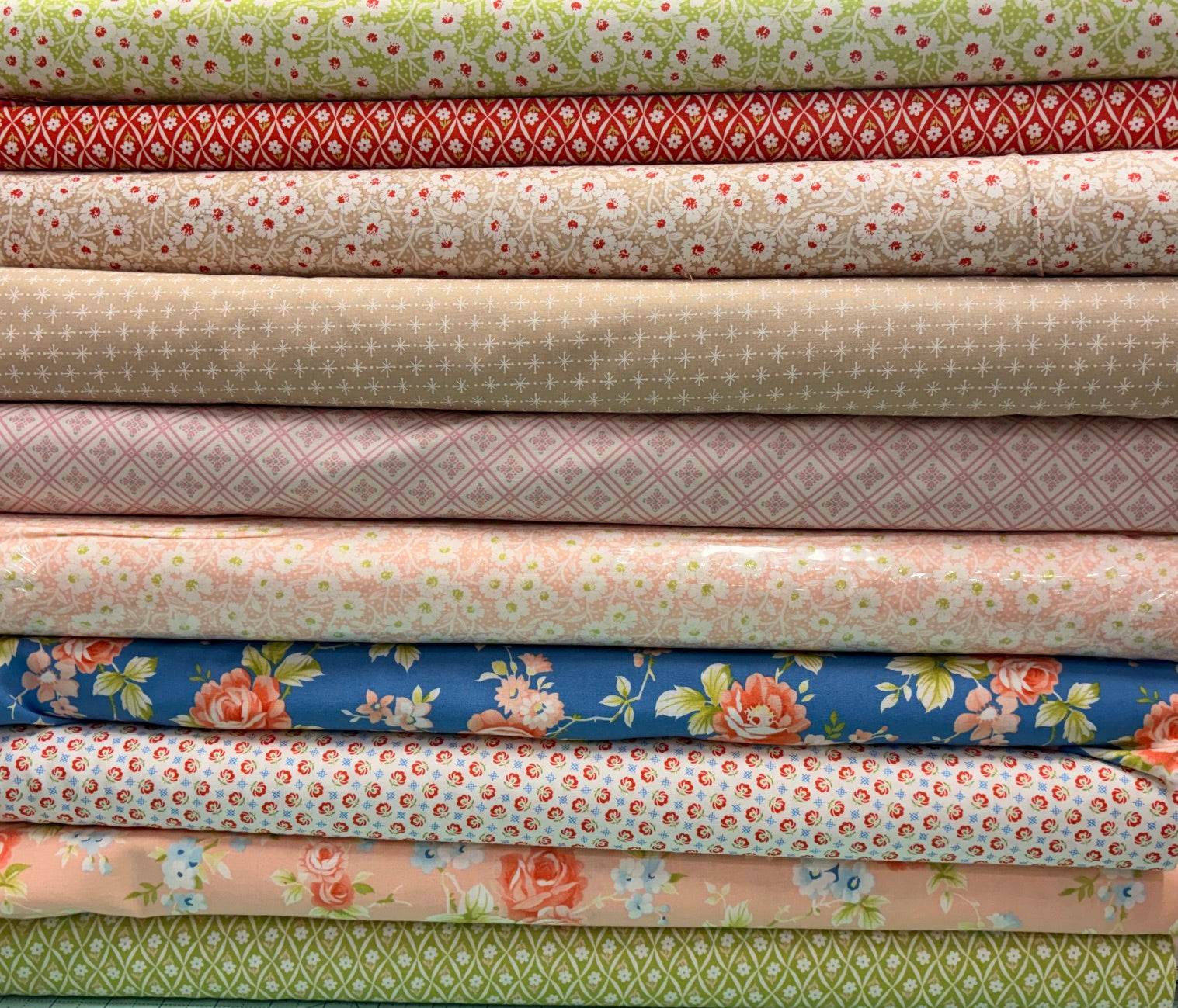 M50 Surf's Up Bundle quilting fabrics with Hang Ten and Riptide quilt options