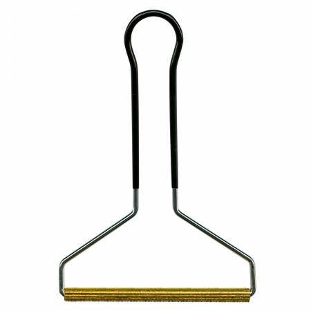 Gypsy Quilter Wool Mat cleaning tool with metal handle and cylindrical blade for lint removal