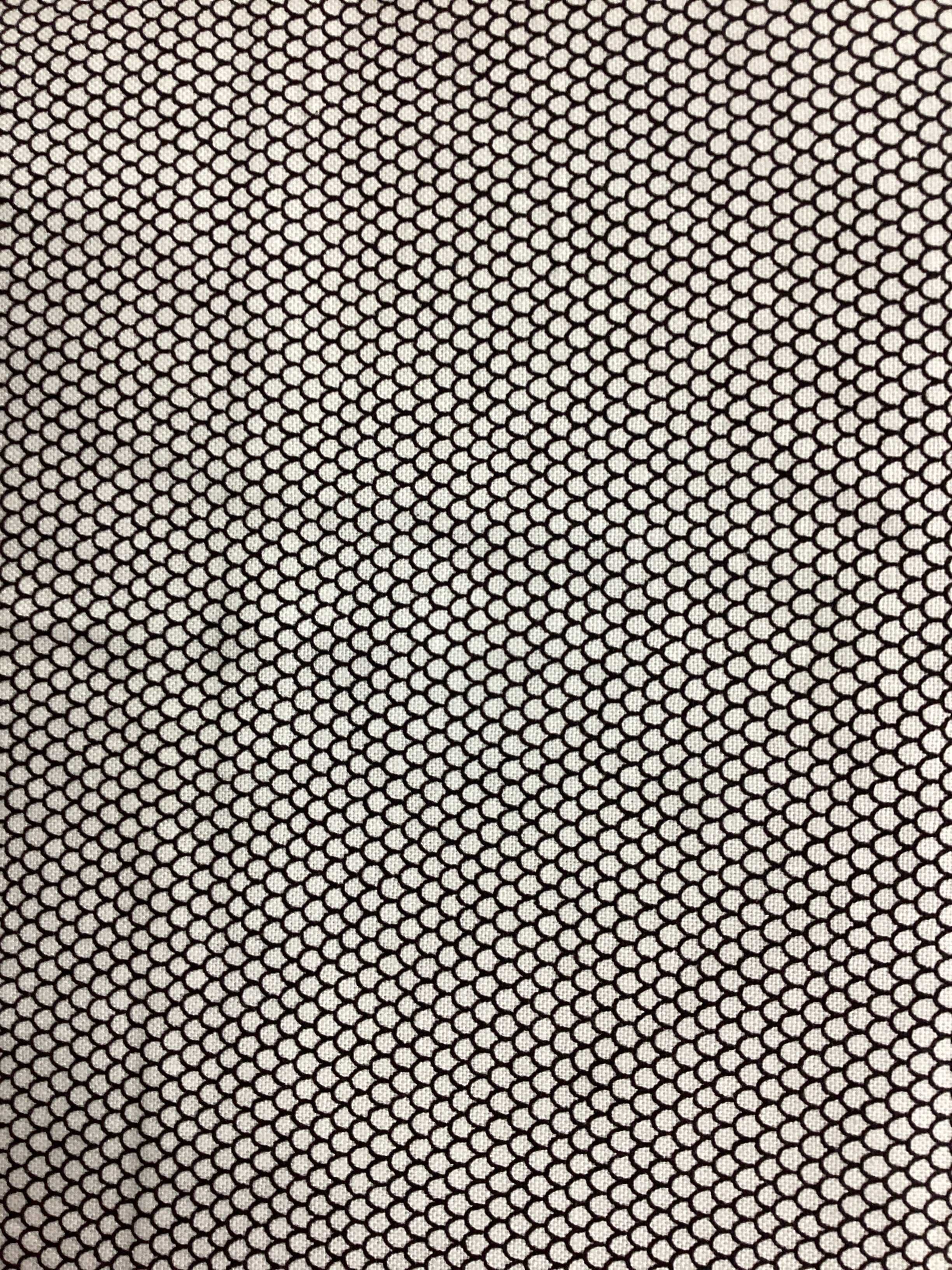 4 Yard Backing black and white patterned quilt fabric showing repeating semicircle design