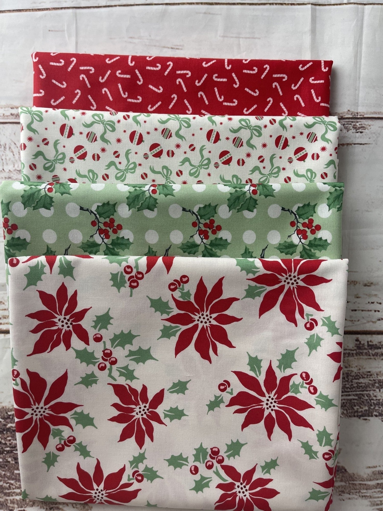 Holly Jolly - Fat Quarter 26pc/bundle - By Urban Chiks For Moda Fabrics - Sold By The Bundle - In Stock And Ships Today! outlet